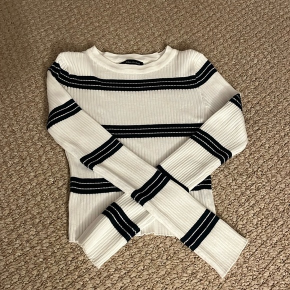 Stripped Cropped sweater - Picture 1 of 4